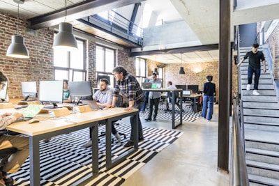 yy易游体育机构背书栏目，展示官方资质与联系方式